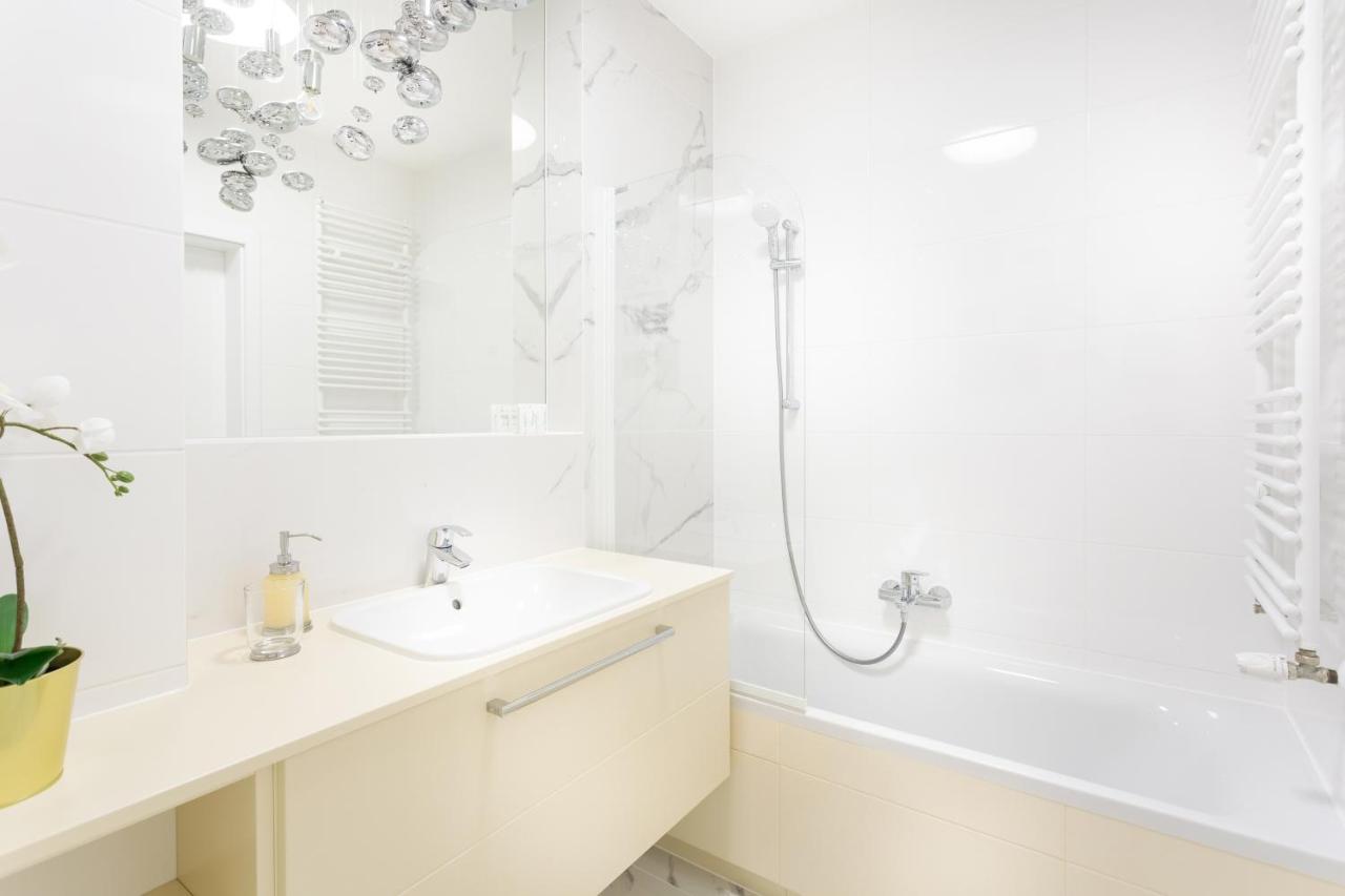 H2 Apartment- Gasiorowskich 4 - Parking Podziemny - Self Check In 24H - Mtp Targi - Pkp - Sklep Netto W Budynku Πόζναν Εξωτερικό φωτογραφία